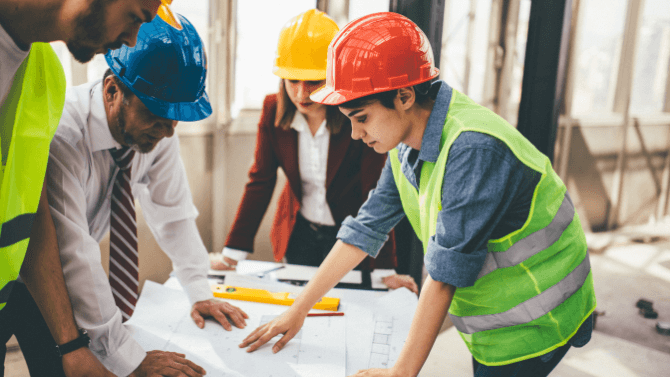 femme en construction