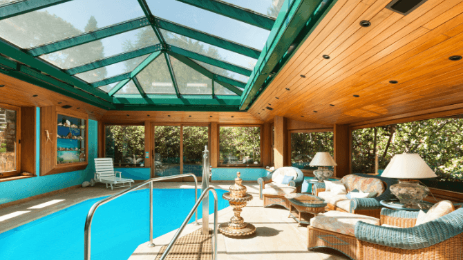 piscine intérieure
