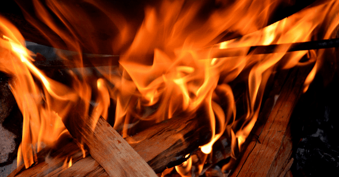 Bois de chauffage en flammes