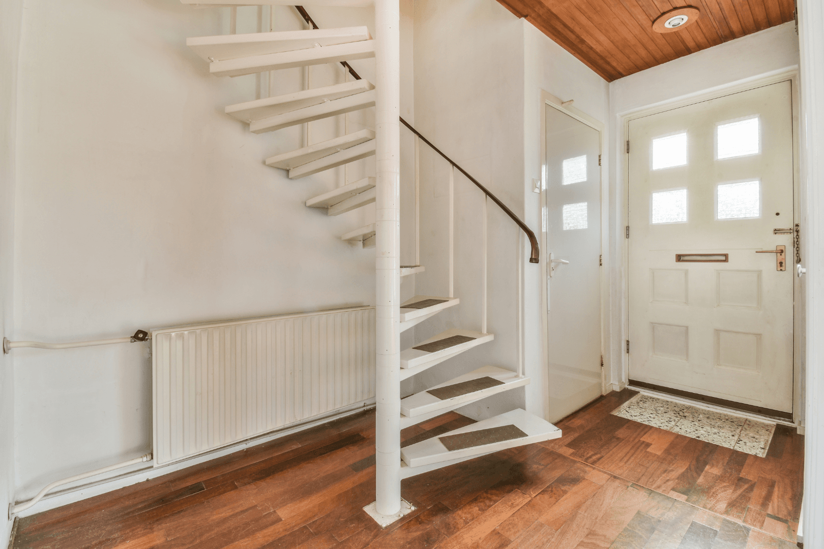 Escalier héliocoidal dans un immeuble